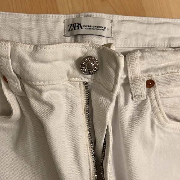 Zara Crop Flare Raw Hem Jeans (Stretch) EUC - Picture 4 of 5